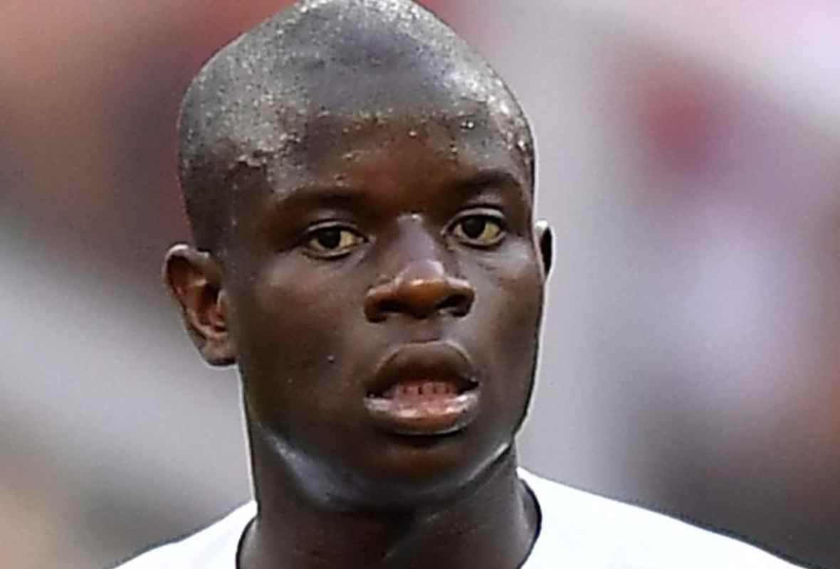 Kanté firma a sorpresa