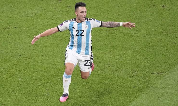 Lautaro esulta al termine della finale con la Francia