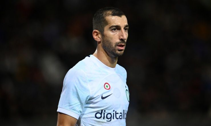 Allarme rientrato per Mkhitaryan: è ancora in dubbio per il Napoli però