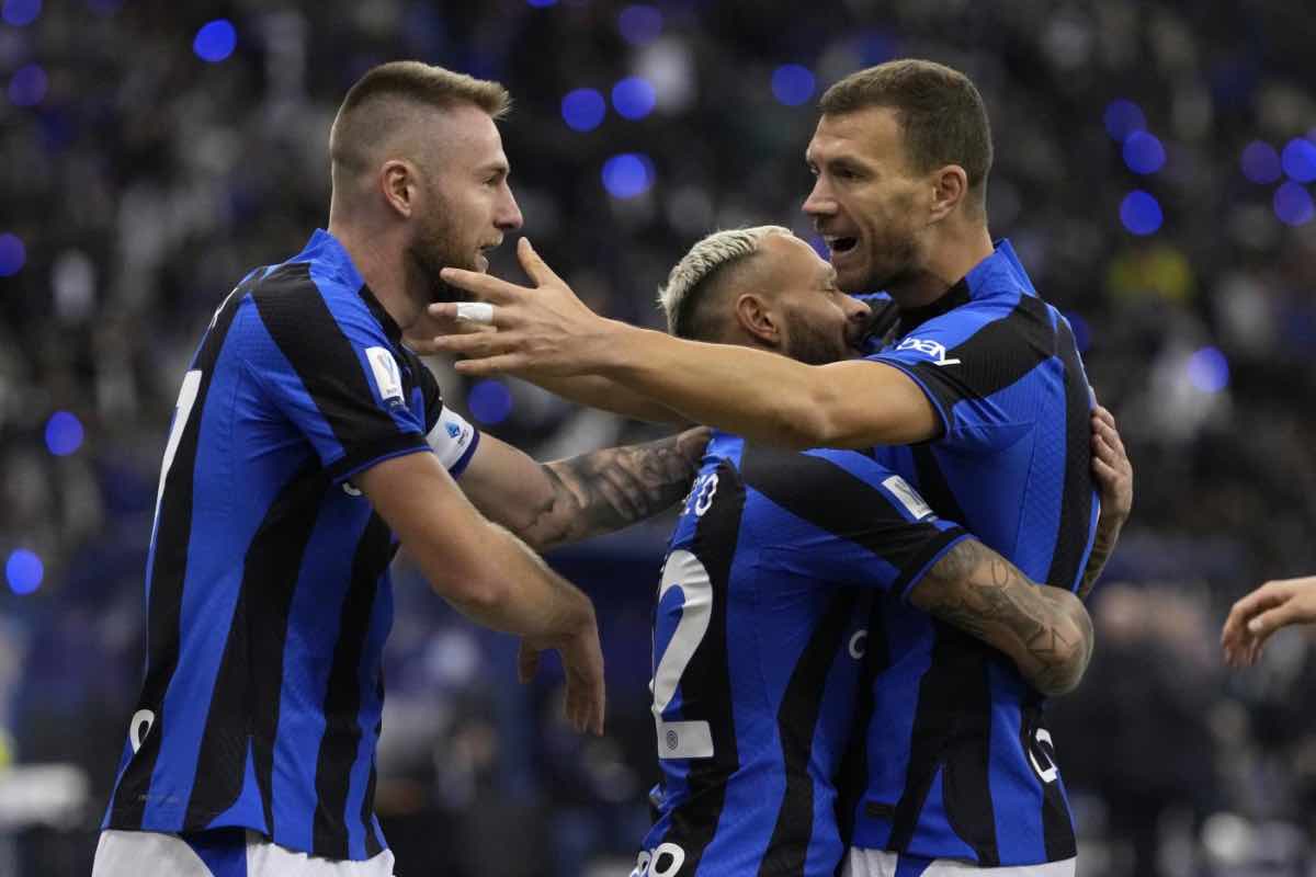 Skriniar, Dimarco e Dzeko festeggiato la vittoria in Supercoppa