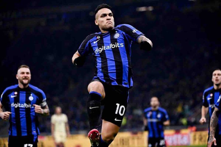 Calciomercato Inter, Lisandro Martinez tramite per Lautaro: allo United serve l'attaccante del futuro