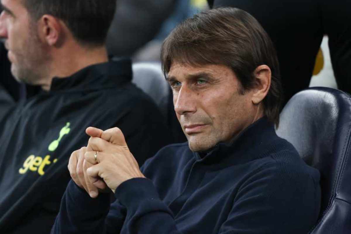 Antonio Conte cerca Dumfries