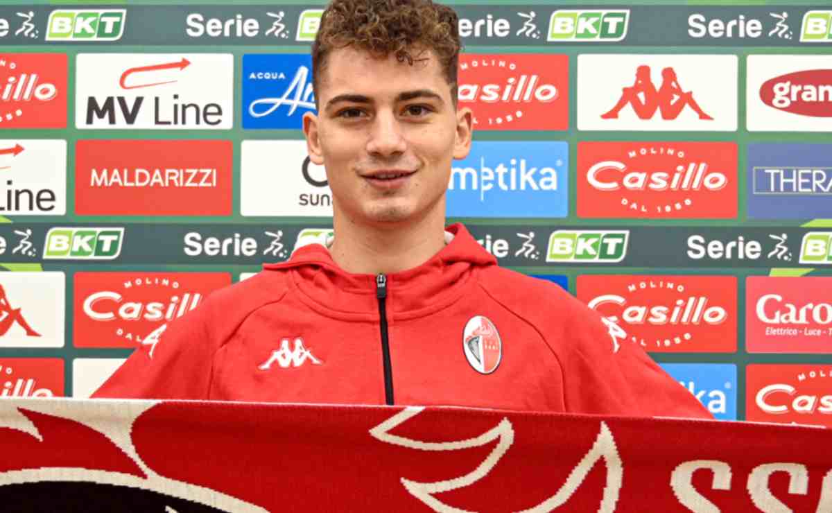 Sebastiano Esposito al Bari