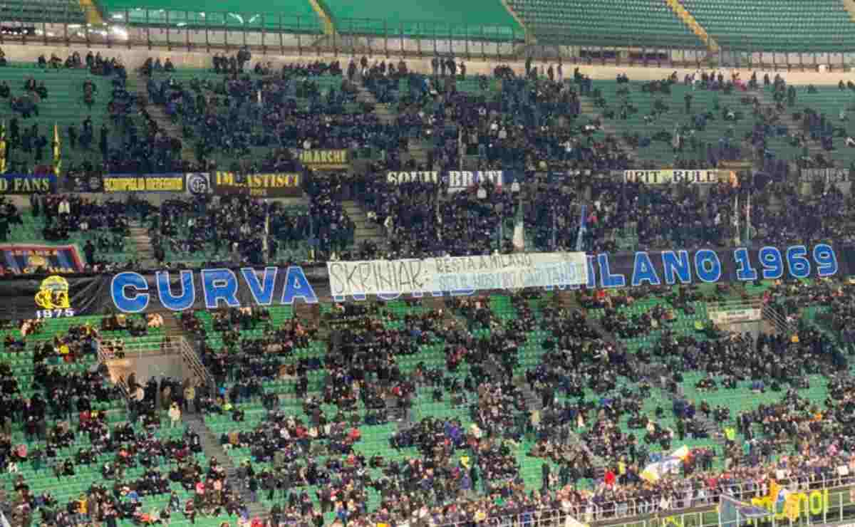 Skriniar, striscione