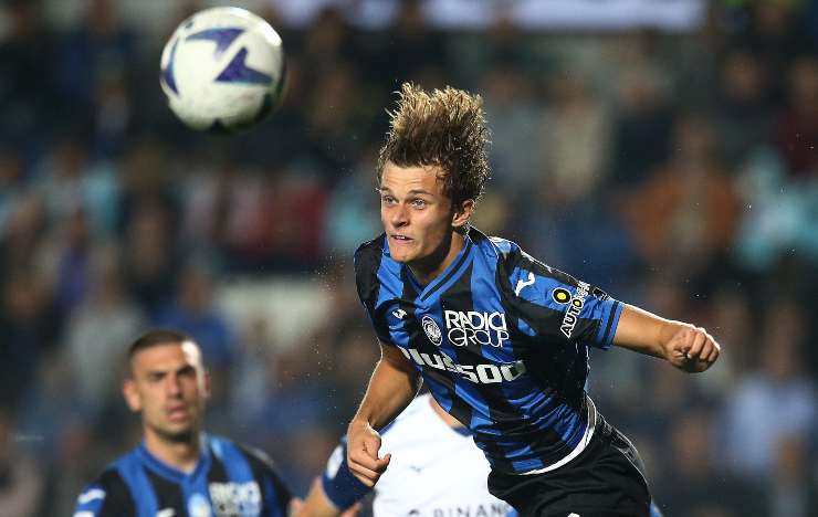 Calciomercato Inter, Scalvini il preferito per il dopo Skriniar: insidia Milan