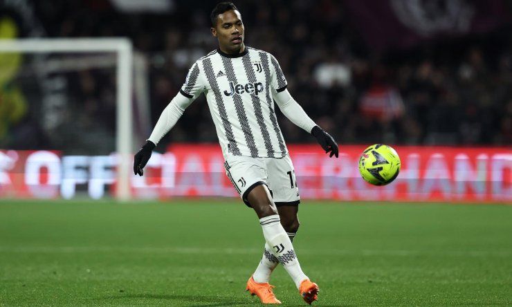 Alex Sandro salta l'Inter