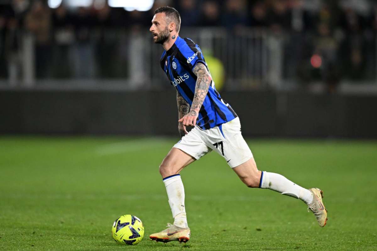 Calciomercato Inter, il Barcellona non molla Brozovic: cifre tra Kessie e l'addio di Busquets