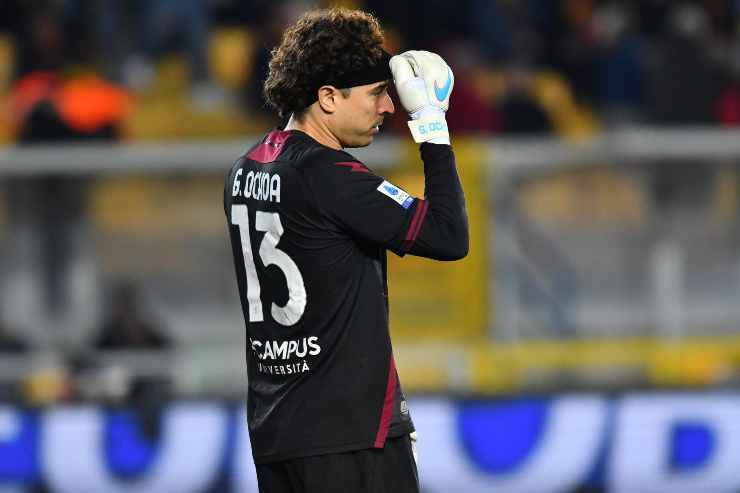 Inter e Milan sondano Ochoa