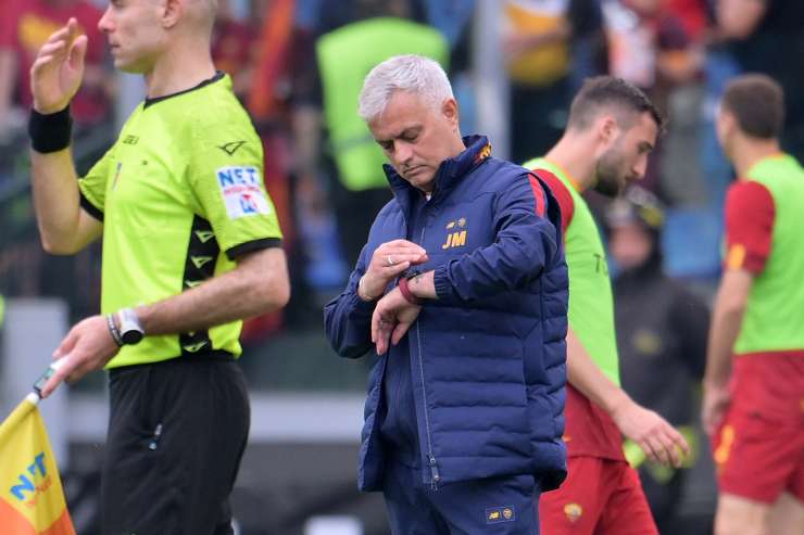 Mourinho ancora in dubbio sulla permanenza a Roma