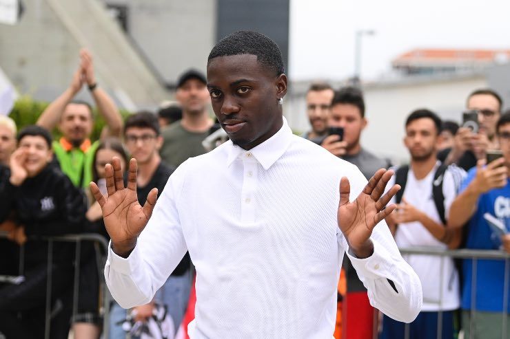 Weah proposto all'Inter come alternativa di Dumfries, poi è andato alla Juventus