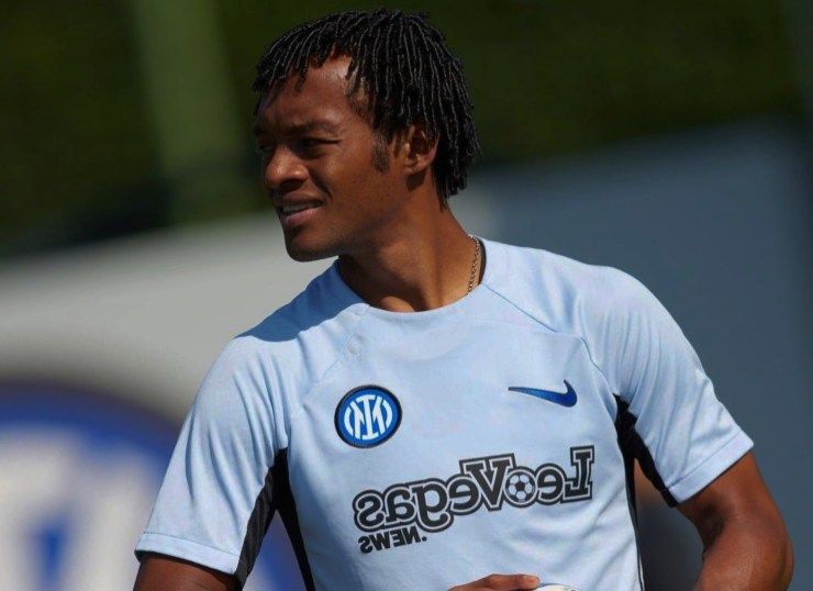 Cuadrado, problemi burocratici