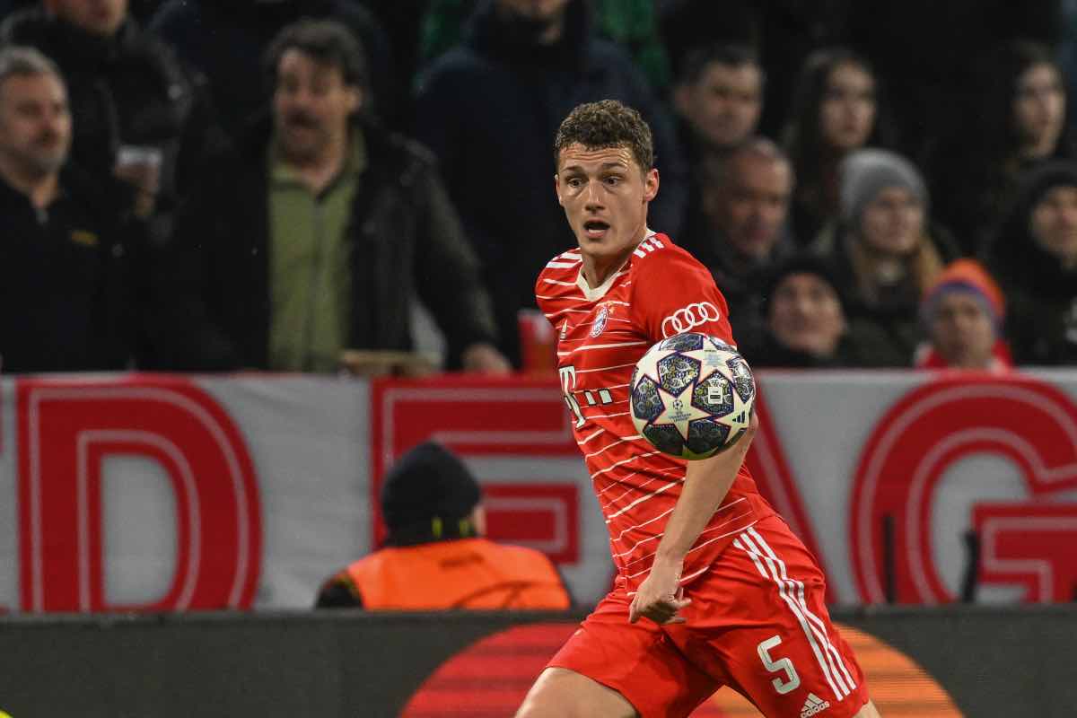 L'Inter spera ancora in Pavard, mentre il Bayern fa muro