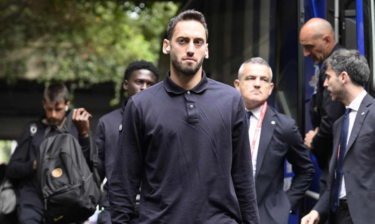 Possibile offerta da 70 milioni in arrivo dalla Premier per Calhanoglu e Dumfries