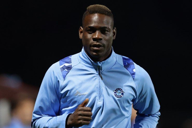Balotelli su Sommer e Barella 