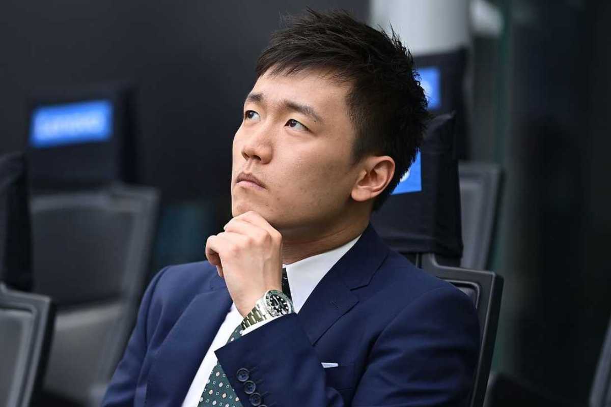 Zhang vende o rifinanzia? 