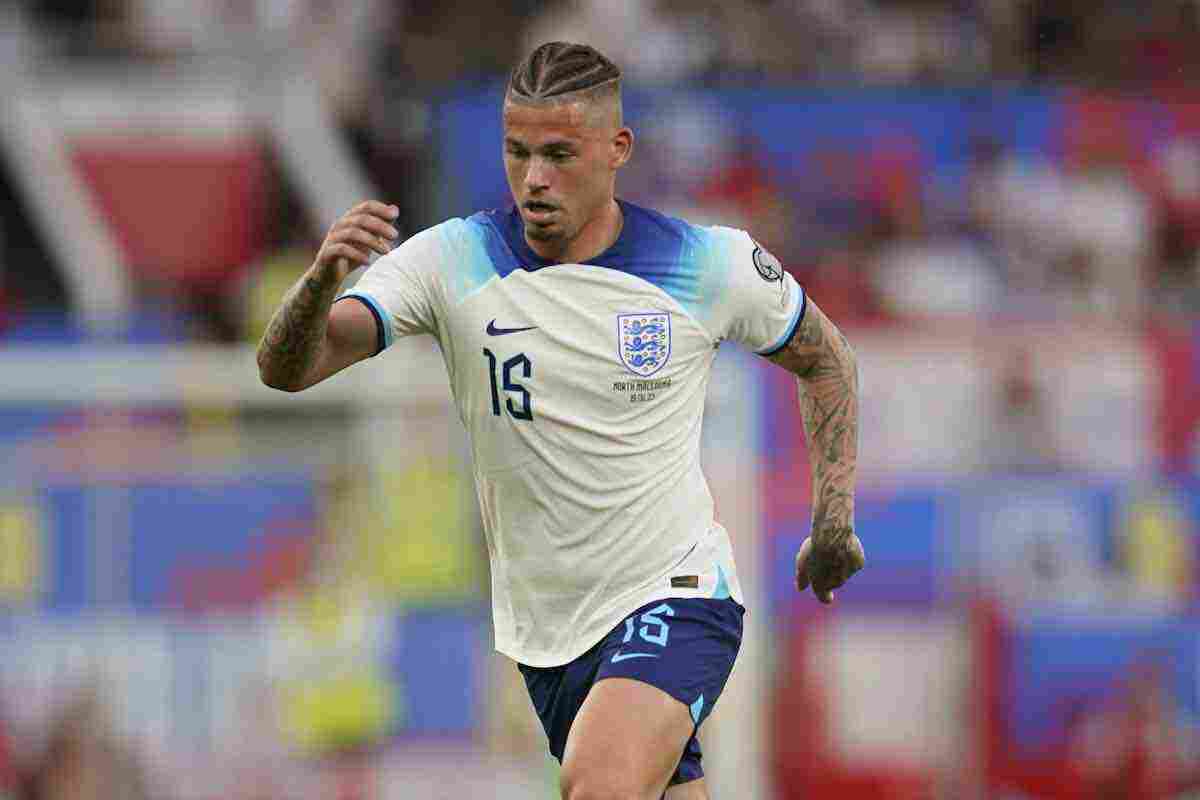 Kalvin Phillps vicino alla Juve