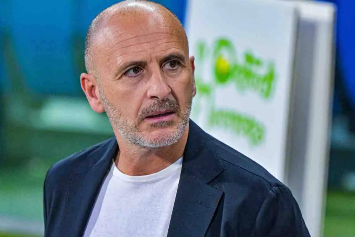 Ausilio vicino a Tiago Djaló