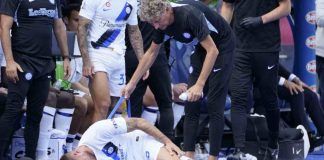 Frattura alla mano sinistra per Arnautovic: in campo per tre settimane col dito steccato