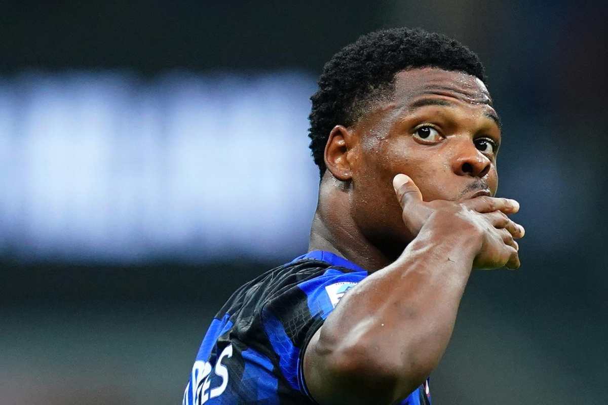 Scambio con Dumfries, l'Inter dice no