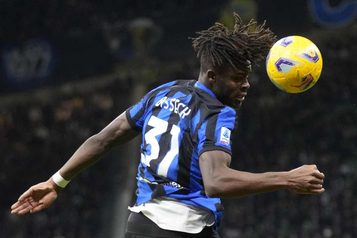 Bisseck soffia il posto a Pavard