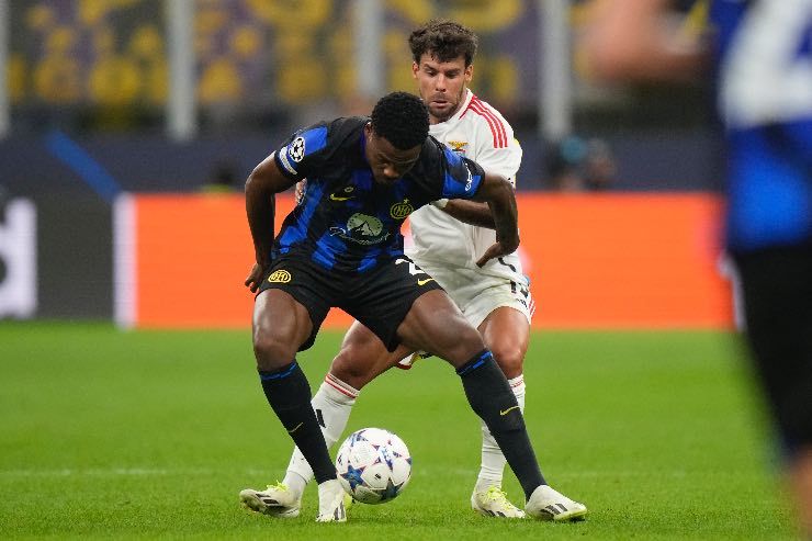 Dumfries via dall'Inter, scambio con Molina