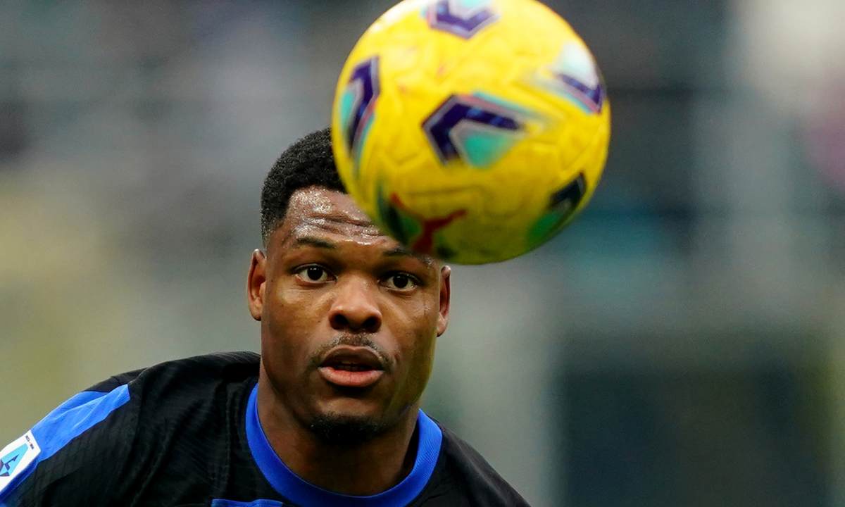 L'Inter rischia di perdere Dumfries alla metà del prezzo fissato in epoca Mondiale