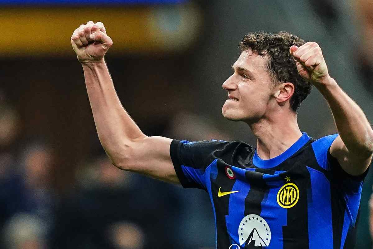 Scambio Pavard per Lindelof con conguaglio