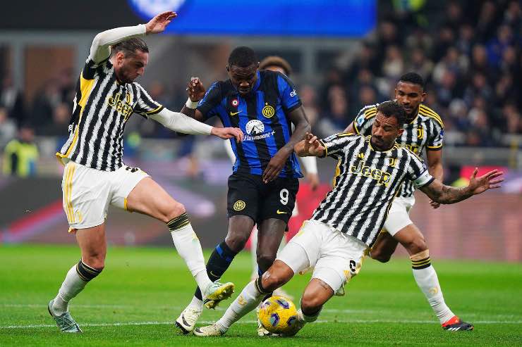 Contatto Danilo-Thuram in Inter-Juventus
