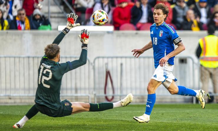 Super gol di Barella in Italia-Ecuador