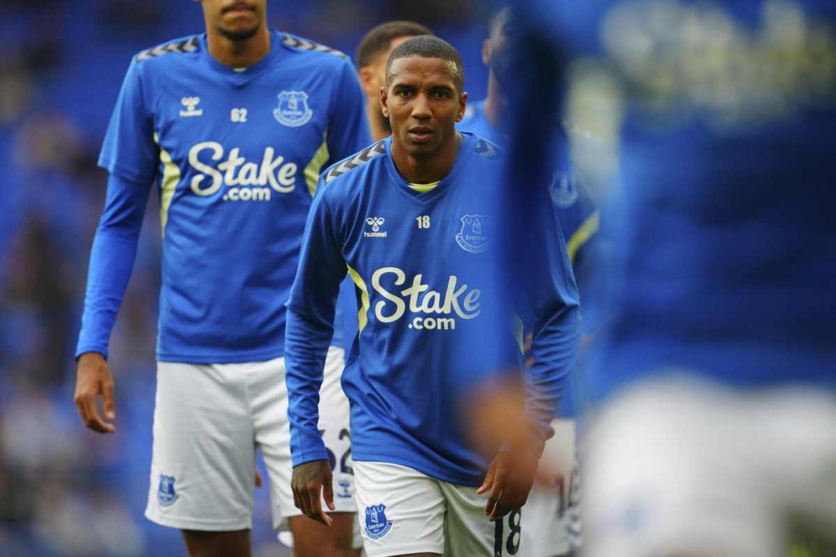 Ufficiale il rinnovo di Ashley Young con l'Everton