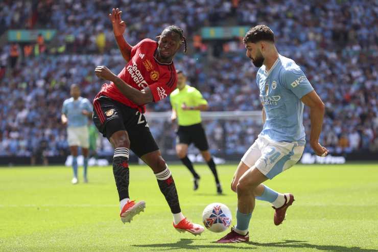 Wan-Bissaka per Dumfries: possibile scambio Inter-United