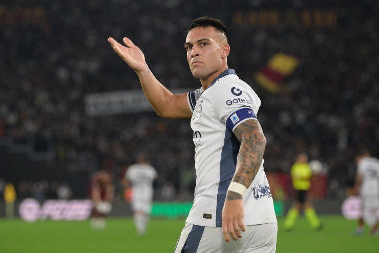 Bastoni risponde a Lautaro su chi offre le cene di squadra