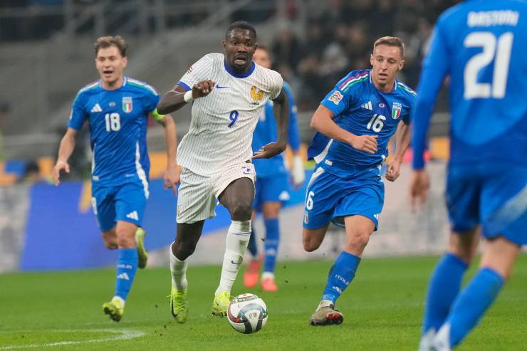 Barella e Frattesi con la maglia dell'Italia