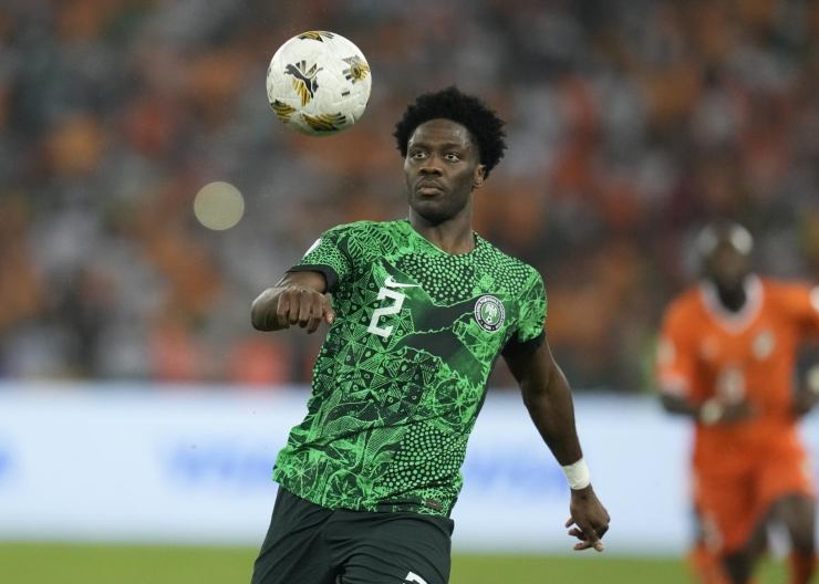 Ola Aina con la maglia della Nigeria