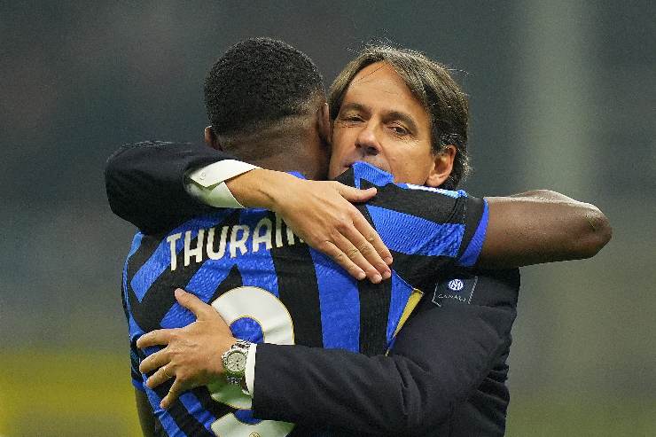 L'abbraccio tra Marcus Thuram e Simone Inzaghi