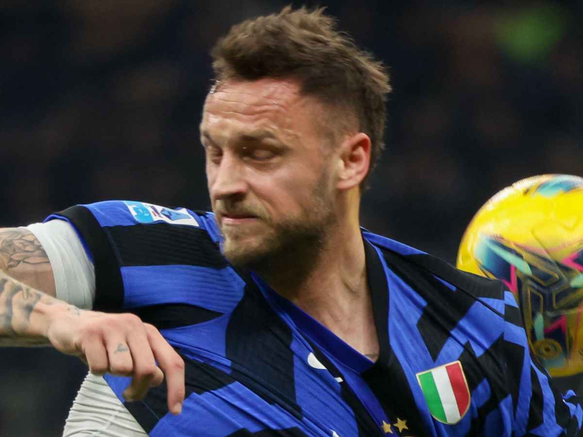 Marko Arnautovic durante un contrasto