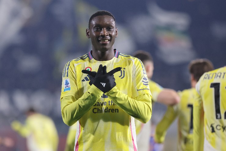 Kolo Muani esulta dopo il gol al Como