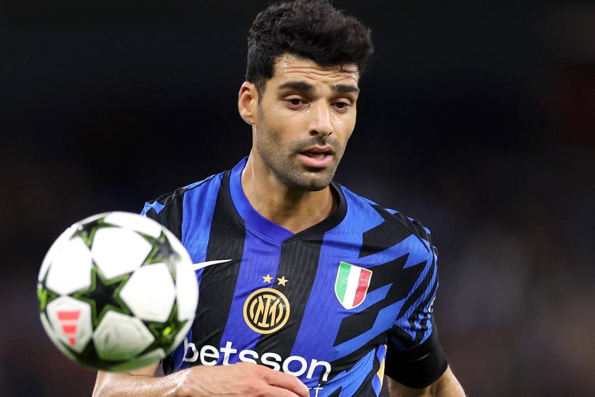 Mehdi Taremi in azione con l'Inter