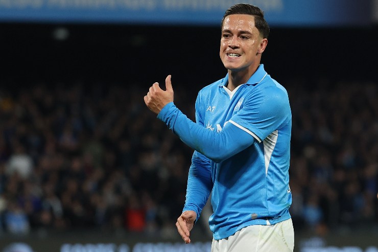 Giacomo Raspadori in azione durante Napoli-Inter
