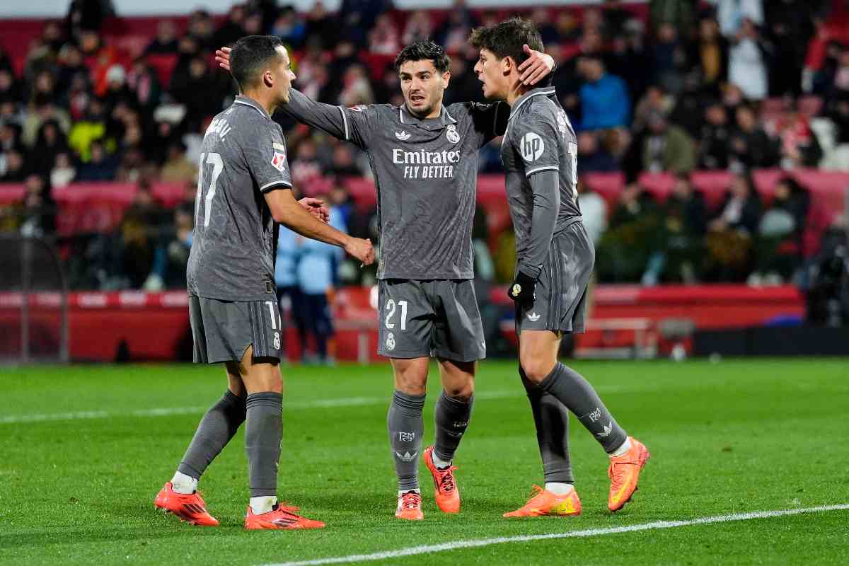 Arda Guler con Brahim Diaz e Lucas Vazquez
