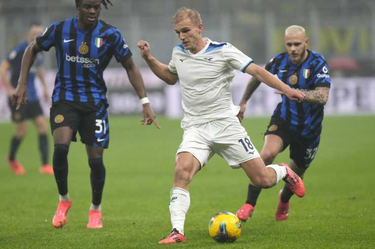 Isaksen in campo contro l'Inter