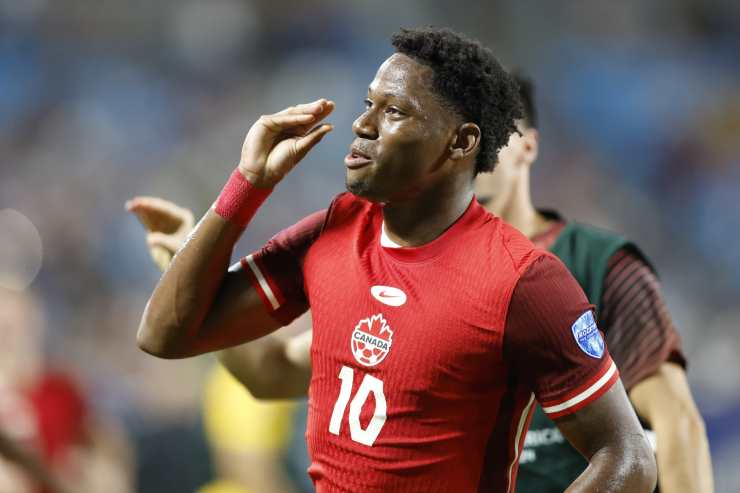 Jonathan David esulta contro il Canada