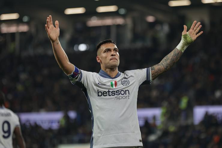 Lautaro Martinez esulta dopo il gol