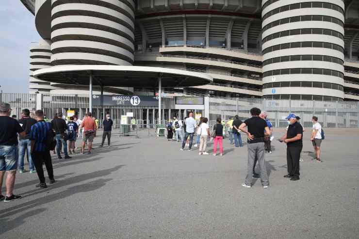 Vista esterna dello stadio Meazza