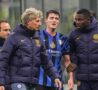 Benjamin Pavard esce dal campo infortunato