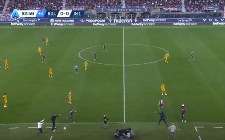 Rimessa laterale in Bologna-Inter 