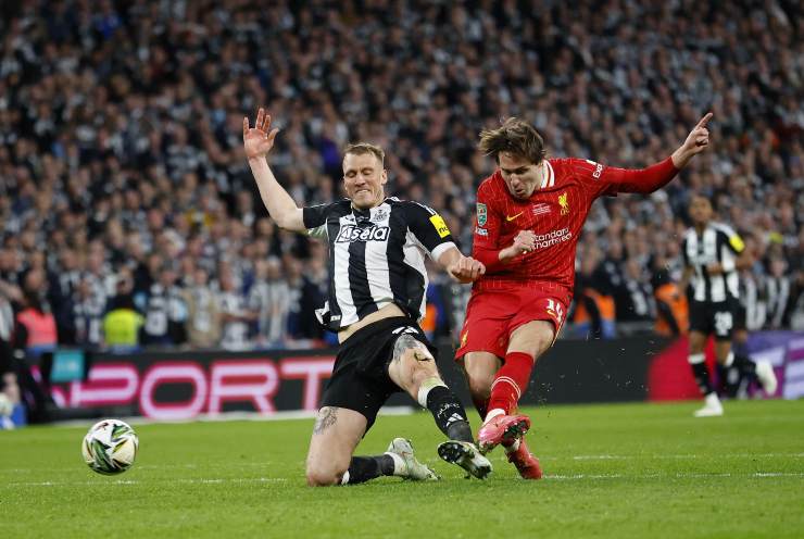 Federico Chiesa in gol contro il Newcastle in Carabao Cup