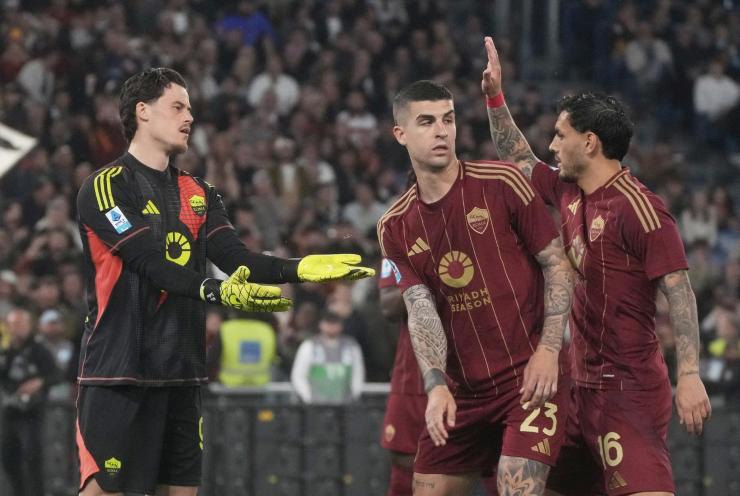 Gianluca Mancini insieme ai compagni di squadra