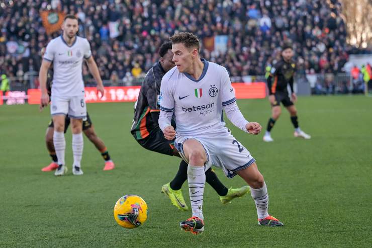 Kristjan Asllani in azione a Venezia