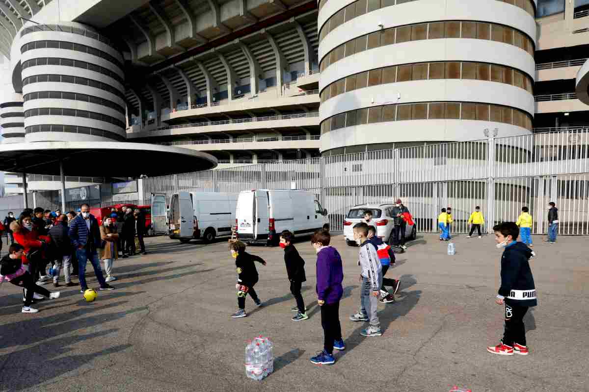 L'esterno dello stadio Meazza